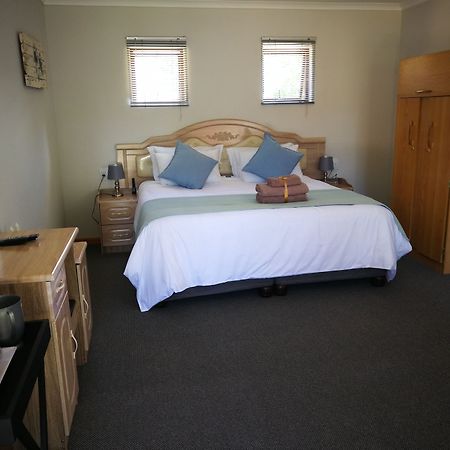 The Village Lodge Stormsrivier Extérieur photo