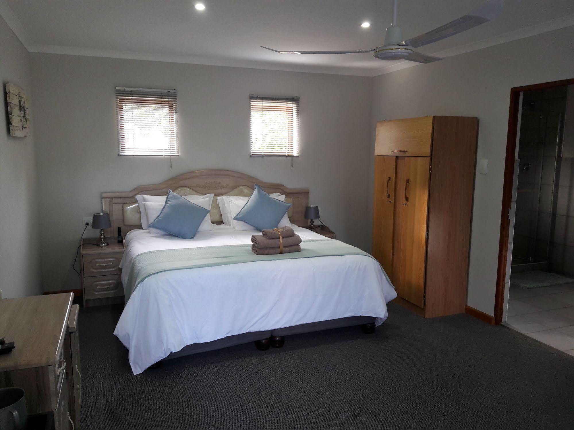 The Village Lodge Stormsrivier Extérieur photo