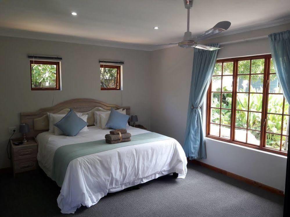 The Village Lodge Stormsrivier Extérieur photo