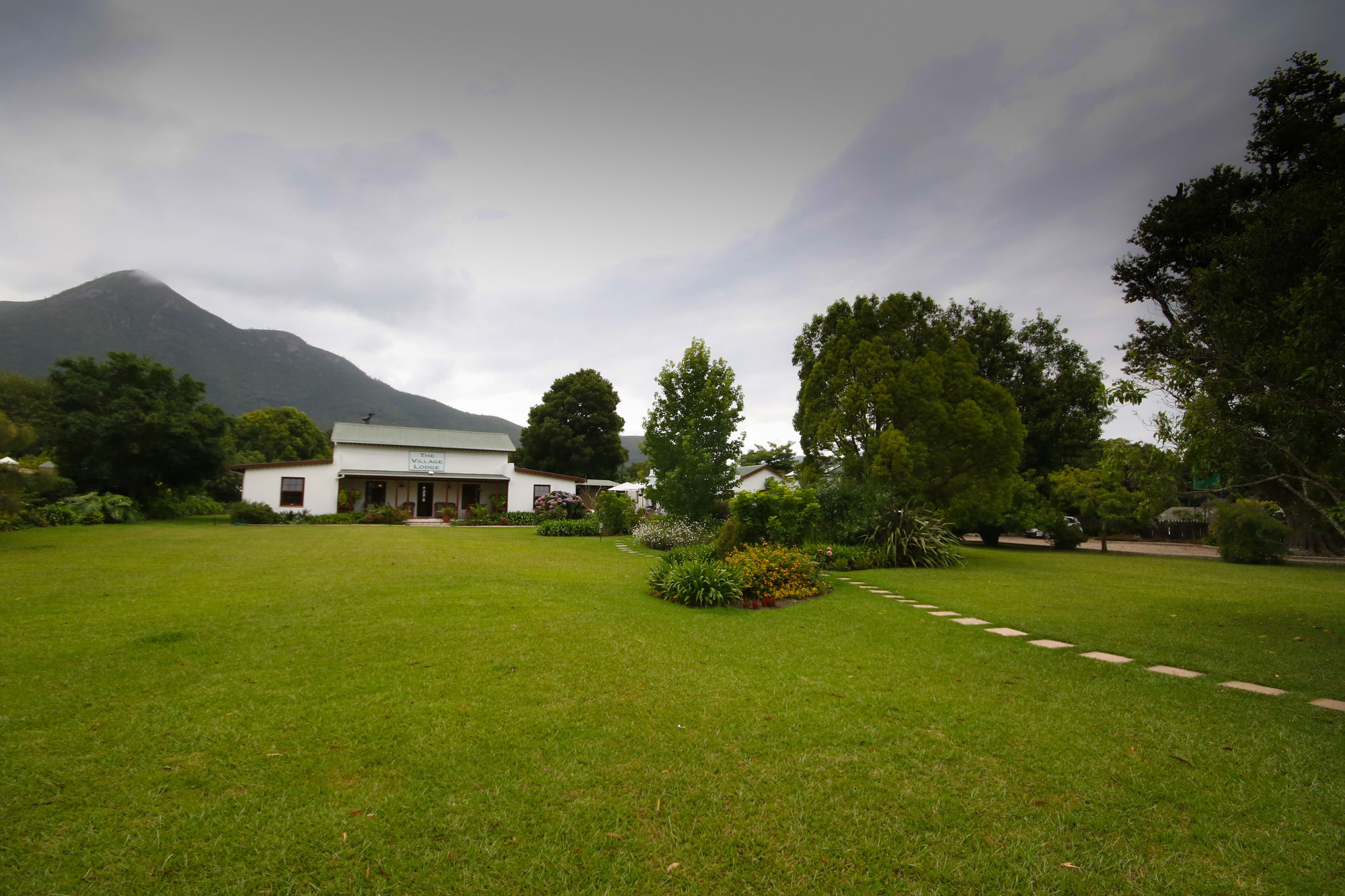 The Village Lodge Stormsrivier Extérieur photo